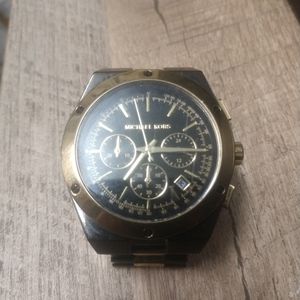 MICHAEL KORS

Oversized Dylan Gold-Tone and Silico